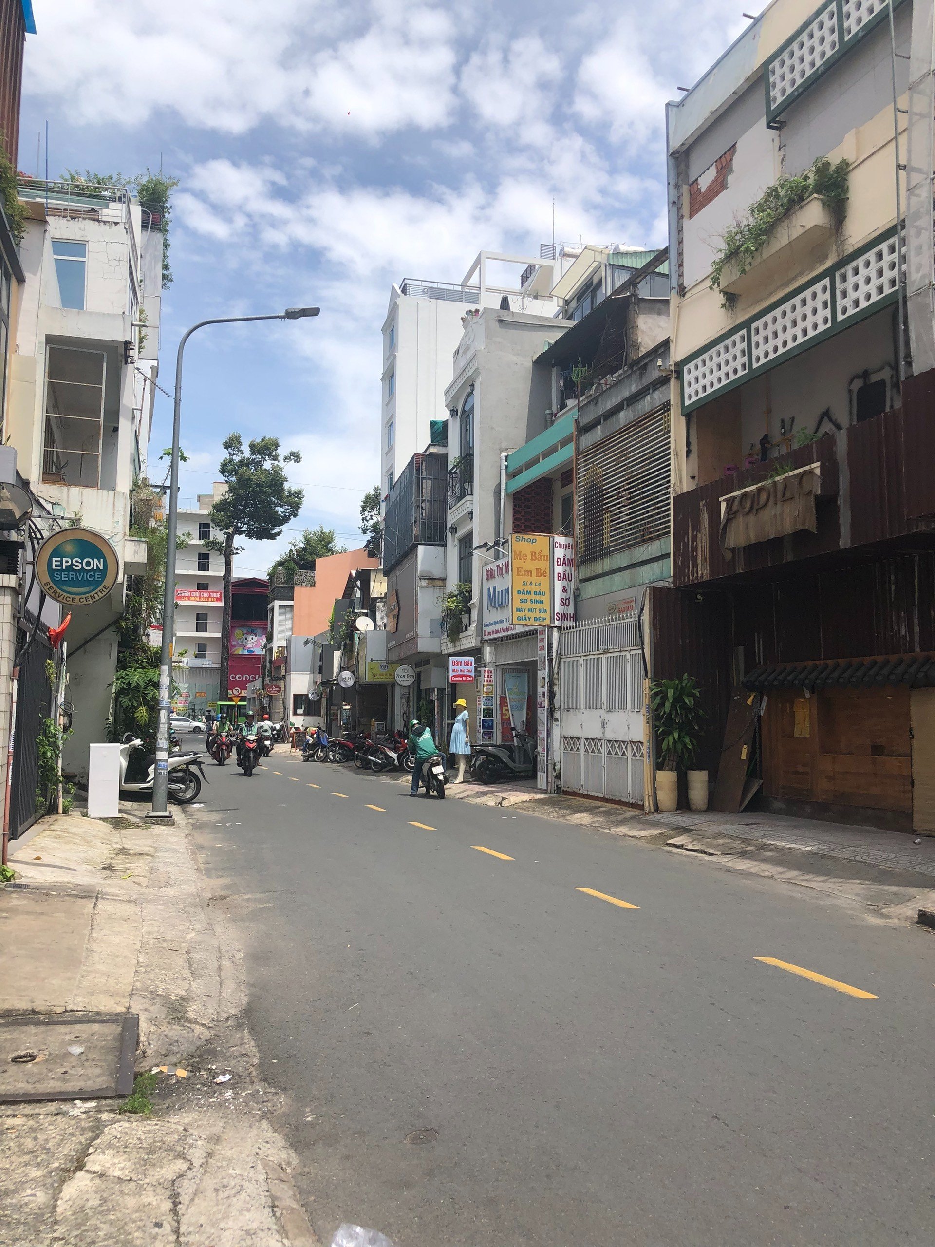 Cho thuê nguyên căn mặt tiền Lương Hữu Khánh P. Phạm Ngũ Lão, Quận 1.